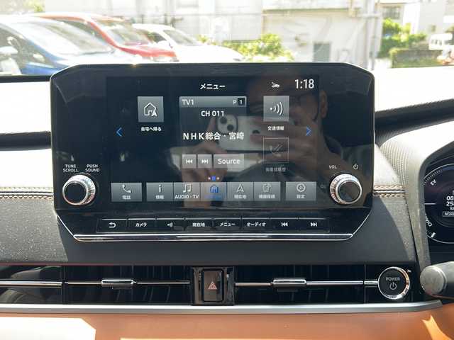 三菱 アウトランダー ＰＨＥＶ P 宮崎県 2021(令3)年 1.3万km ナチュラルホワイト 純正ナビ(TV/FM/Bluetooth/HDMI)/マルチアラウンドモニター/BOSEサウンド/ワイヤレス充電器/プラグインHV/マイパイロット/イノベーティブペダルオペレーションモード/シートヒーター/ステアリングヒーター/パワーシート/デジタルインナーミラー/ETC/前後ドライブレコーダー