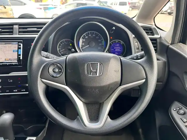 ホンダ フィット 13G Fパッケージ 宮城県 2015(平27)年 3.3万km クリスタルブラックパール 純正SDナビ/バックカメラ/フルセグTV/ヘッドライトレベライザー/電動格納ミラー/アイドリングストップ/ウィンカーミラー/シートリフター/スマートキー/ETC