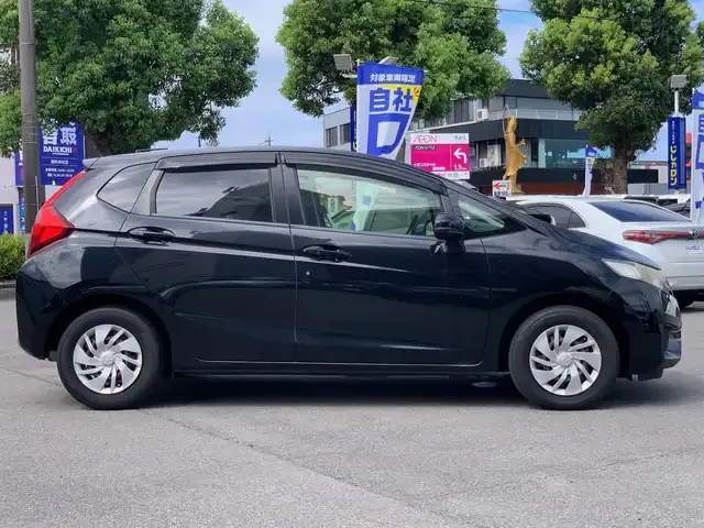 ホンダ フィット 13G Fパッケージ 福井県 2015(平27)年 3.4万km クリスタルブラックパール (株)IDOMが運営する【じしゃロン福井店】の自社ローン専用車両になりますこちらは現金またはオートローンご利用時の価格です。自社ローンご希望の方は別途その旨お申付け下さい/純正SDナビ/CD/DVD/TV/Bluetooth/バックカメラ/アイドリングストップ/ETC/ドアバイザー/電動格納ミラー/ヘッドライトレベライザー/プッシュスタート/スマートキー