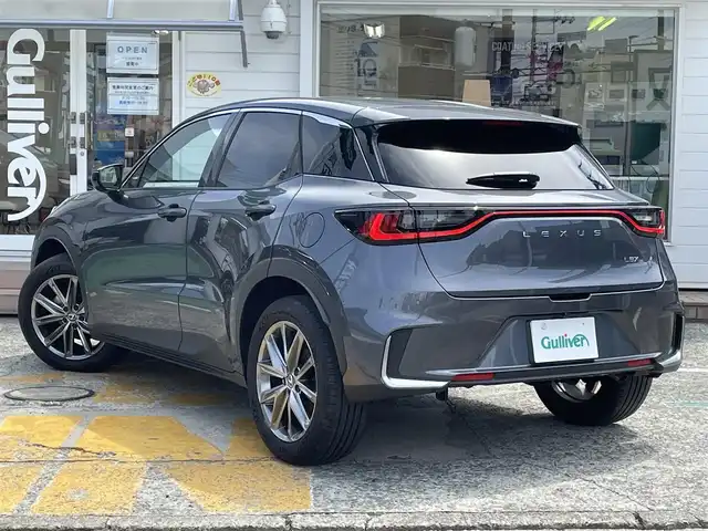 レクサス ＬＢＸ リラックス 神奈川県 2024(令6)年 0.1万km ソニッククロム ワンオーナー/Lexus Safety Systemu+/純正9.8インチディスプレイオーディオ/　（コネクティッドナビ対応・Bluetooth・Miracast）/パノラミックビューモニター/マークレビンソンプレミアムサウンド/カラーヘッドアップディスプレイ/アドバンスドパーク/純正OP前後ドライブレコーダー/おくだけ充電/アクセサリーコンセントAC100V1500W/セミアニリン茶革シート/前席シートヒーター/運転席8Way調整式パワーシート/ステアリングヒーター/ブラインドスポットモニター/LEDヘッドライト/LEDフォグライト/クリアランスソナー/パワーバックドア/スマートキー×2/カードキー×1/保証書/取扱説明書