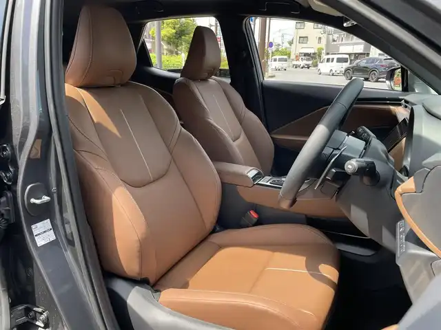 レクサス ＬＢＸ リラックス 神奈川県 2024(令6)年 0.1万km ソニッククロム ワンオーナー/Lexus Safety Systemu+/純正9.8インチディスプレイオーディオ/　（コネクティッドナビ対応・Bluetooth・Miracast）/パノラミックビューモニター/マークレビンソンプレミアムサウンド/カラーヘッドアップディスプレイ/アドバンスドパーク/純正OP前後ドライブレコーダー/おくだけ充電/アクセサリーコンセントAC100V1500W/セミアニリン茶革シート/前席シートヒーター/運転席8Way調整式パワーシート/ステアリングヒーター/ブラインドスポットモニター/LEDヘッドライト/LEDフォグライト/クリアランスソナー/パワーバックドア/スマートキー×2/カードキー×1/保証書/取扱説明書