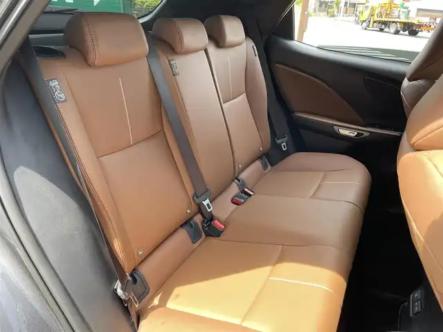 レクサス ＬＢＸ リラックス 神奈川県 2024(令6)年 0.1万km ソニッククロム ワンオーナー/Lexus Safety Systemu+/純正9.8インチディスプレイオーディオ/　（コネクティッドナビ対応・Bluetooth・Miracast）/パノラミックビューモニター/マークレビンソンプレミアムサウンド/カラーヘッドアップディスプレイ/アドバンスドパーク/純正OP前後ドライブレコーダー/おくだけ充電/アクセサリーコンセントAC100V1500W/セミアニリン茶革シート/前席シートヒーター/運転席8Way調整式パワーシート/ステアリングヒーター/ブラインドスポットモニター/LEDヘッドライト/LEDフォグライト/クリアランスソナー/パワーバックドア/スマートキー×2/カードキー×1/保証書/取扱説明書
