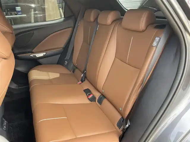レクサス ＬＢＸ リラックス 神奈川県 2024(令6)年 0.1万km ソニッククロム ワンオーナー/Lexus Safety Systemu+/純正9.8インチディスプレイオーディオ/　（コネクティッドナビ対応・Bluetooth・Miracast）/パノラミックビューモニター/マークレビンソンプレミアムサウンド/カラーヘッドアップディスプレイ/アドバンスドパーク/純正OP前後ドライブレコーダー/おくだけ充電/アクセサリーコンセントAC100V1500W/セミアニリン茶革シート/前席シートヒーター/運転席8Way調整式パワーシート/ステアリングヒーター/ブラインドスポットモニター/LEDヘッドライト/LEDフォグライト/クリアランスソナー/パワーバックドア/スマートキー×2/カードキー×1/保証書/取扱説明書