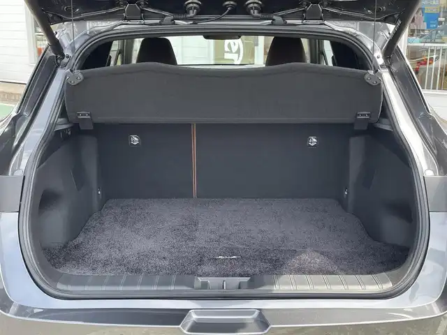 レクサス ＬＢＸ リラックス 神奈川県 2024(令6)年 0.1万km ソニッククロム ワンオーナー/Lexus Safety Systemu+/純正9.8インチディスプレイオーディオ/　（コネクティッドナビ対応・Bluetooth・Miracast）/パノラミックビューモニター/マークレビンソンプレミアムサウンド/カラーヘッドアップディスプレイ/アドバンスドパーク/純正OP前後ドライブレコーダー/おくだけ充電/アクセサリーコンセントAC100V1500W/セミアニリン茶革シート/前席シートヒーター/運転席8Way調整式パワーシート/ステアリングヒーター/ブラインドスポットモニター/LEDヘッドライト/LEDフォグライト/クリアランスソナー/パワーバックドア/スマートキー×2/カードキー×1/保証書/取扱説明書