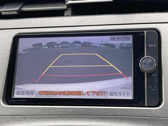トヨタ プリウス S 熊本県 2012(平24)年 18.6万km ホワイトパールクリスタルシャイン ワンオーナー/純正ナビ/・AM/FM/CD/DVD/SD/BT/・フルセグTV/バックカメラ/ビルトインETC/ステアリングリモコン/電動格納ミラー/・ウィンカーミラー/オートライト/・フォグランプ/・HIDライト/トノカバー/純正ドアバイザー/純正フロアマット/PWRモード/ECOモード/EVモード/スマートキー