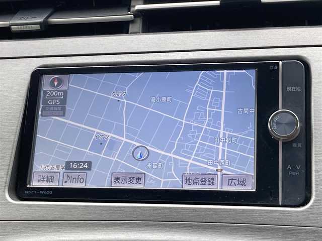 トヨタ プリウス S 熊本県 2012(平24)年 18.6万km ホワイトパールクリスタルシャイン ワンオーナー/純正ナビ/・AM/FM/CD/DVD/SD/BT/・フルセグTV/バックカメラ/ビルトインETC/ステアリングリモコン/電動格納ミラー/・ウィンカーミラー/オートライト/・フォグランプ/・HIDライト/トノカバー/純正ドアバイザー/純正フロアマット/PWRモード/ECOモード/EVモード/スマートキー