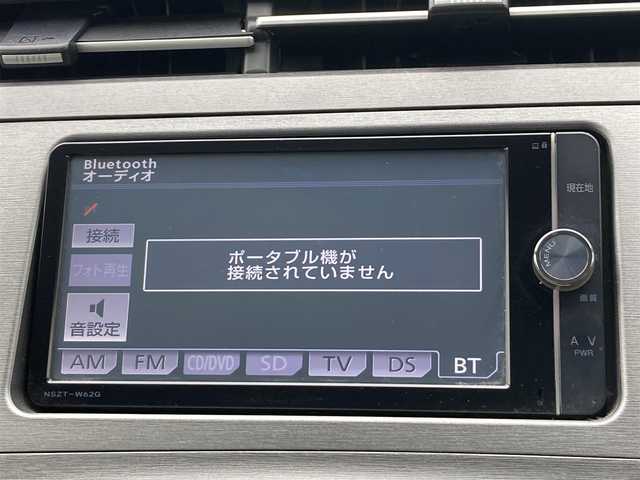 トヨタ プリウス S 熊本県 2012(平24)年 18.6万km ホワイトパールクリスタルシャイン ワンオーナー/純正ナビ/・AM/FM/CD/DVD/SD/BT/・フルセグTV/バックカメラ/ビルトインETC/ステアリングリモコン/電動格納ミラー/・ウィンカーミラー/オートライト/・フォグランプ/・HIDライト/トノカバー/純正ドアバイザー/純正フロアマット/PWRモード/ECOモード/EVモード/スマートキー
