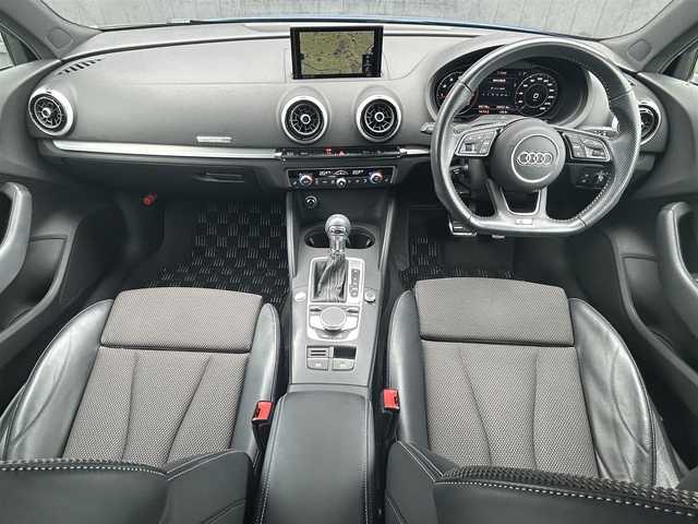 アウディ Ａ３ SB 1.4TFSI スポーツ Sライン 茨城県 2017(平29)年 6.1万km マコウブルークリスタルエフェクト S-line専用ステアリング/S-line専用ハーフレザーシート/純正ナビ/（AM.FM.CD.DVD.BT.USB）/フルセグTV/バックカメラ/ETC2.0/ACC/D/N席パワーシート/D/N席シートヒーター/コーナーセンサー/HIDヘッドライト/オートライト/パドルシフト/ステアリングスイッチ/スマートキー/プッシュスタート