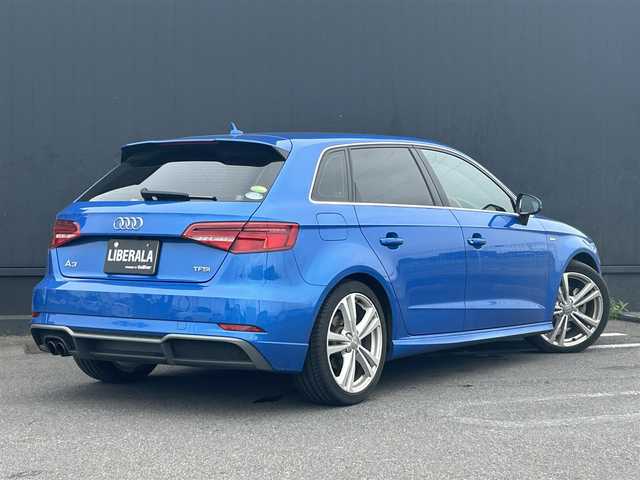 アウディ Ａ３ SB 1.4TFSI スポーツ Sライン 茨城県 2017(平29)年 6.1万km マコウブルークリスタルエフェクト S-line専用ステアリング/S-line専用ハーフレザーシート/純正ナビ/（AM.FM.CD.DVD.BT.USB）/フルセグTV/バックカメラ/ETC2.0/ACC/D/N席パワーシート/D/N席シートヒーター/コーナーセンサー/HIDヘッドライト/オートライト/パドルシフト/ステアリングスイッチ/スマートキー/プッシュスタート