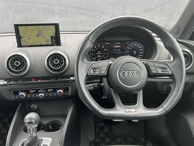 アウディ Ａ３ SB 1.4TFSI スポーツ Sライン 茨城県 2017(平29)年 6.1万km マコウブルークリスタルエフェクト S-line専用ステアリング/S-line専用ハーフレザーシート/純正ナビ/（AM.FM.CD.DVD.BT.USB）/フルセグTV/バックカメラ/ETC2.0/ACC/D/N席パワーシート/D/N席シートヒーター/コーナーセンサー/HIDヘッドライト/オートライト/パドルシフト/ステアリングスイッチ/スマートキー/プッシュスタート