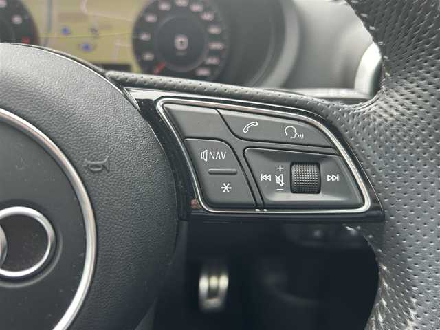 アウディ Ａ３ SB 1.4TFSI スポーツ Sライン 茨城県 2017(平29)年 6.1万km マコウブルークリスタルエフェクト S-line専用ステアリング/S-line専用ハーフレザーシート/純正ナビ/（AM.FM.CD.DVD.BT.USB）/フルセグTV/バックカメラ/ETC2.0/ACC/D/N席パワーシート/D/N席シートヒーター/コーナーセンサー/HIDヘッドライト/オートライト/パドルシフト/ステアリングスイッチ/スマートキー/プッシュスタート