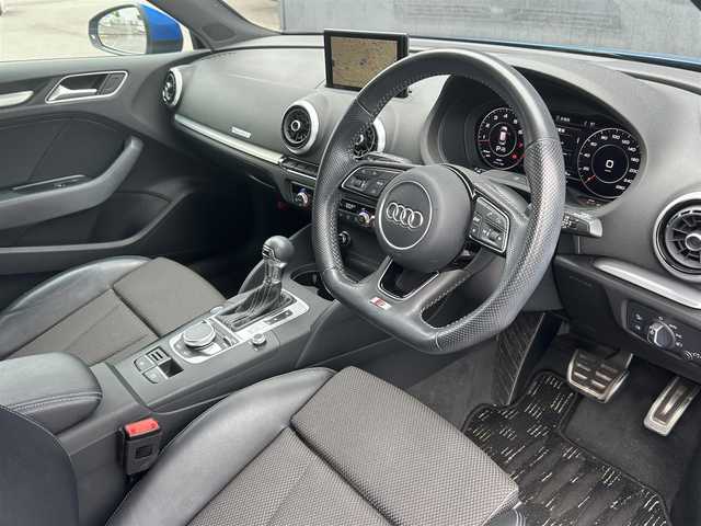 アウディ Ａ３ SB 1.4TFSI スポーツ Sライン 茨城県 2017(平29)年 6.1万km マコウブルークリスタルエフェクト S-line専用ステアリング/S-line専用ハーフレザーシート/純正ナビ/（AM.FM.CD.DVD.BT.USB）/フルセグTV/バックカメラ/ETC2.0/ACC/D/N席パワーシート/D/N席シートヒーター/コーナーセンサー/HIDヘッドライト/オートライト/パドルシフト/ステアリングスイッチ/スマートキー/プッシュスタート