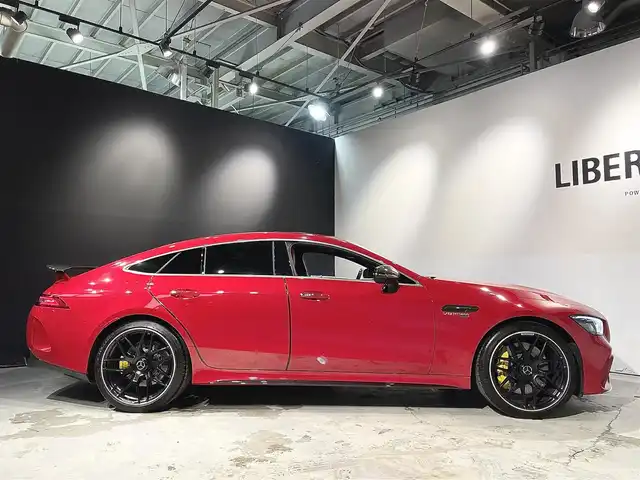 メルセデスＡＭＧ ＧＴ 63 S 4マチック+ 道央・札幌 2019(令1)年 3.9万km ジュピターレッド AMGパフォーマンスパッケージ/・AMGパフォーマンスシート/・マットブラックペイント21インチAMGクロススポークAW/AMGカーボンパッケージ/・AMGエクステリアカーボンパッケージ/・AMGカーボンファイバーインテリアトリム/・AMGパフォーマンスステアリング/Burmesterハイエンド3Dオーディオパッケージ/・ガラススライディングルーフ/360°カメラシステム/パークトロニック/アクティブパーキングアシスト/マルチビームLEDヘッドライト/アダプティブハイビームアシストプラス/メモリー付パワーシート(D/N)/電動ランバーサポート(D/N)/シートヒーター(全席)/シートベンチレーター(D/N)/エアバランスパッケージ/COMANDシステム/・12.3インチワイドディスプレイ/・フルセグTVチューナー/・AppleCarPlay/ヘッドアップディスプレイ/アンビエントライト(64色)/純正ドライブレコーダー/EASY-PACK自動開閉テールゲート/フットトランクオープナー/レーダーセーフティパッケージ/・アクティブディスタンスアシストディストロニック/・アクティブブラインドスポットアシスト/・PRE-SAFEプラス