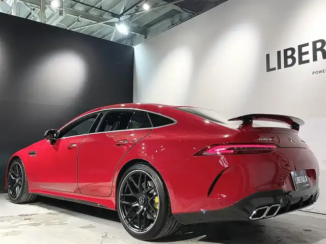 メルセデスＡＭＧ ＧＴ 63 S 4マチック+ 道央・札幌 2019(令1)年 3.9万km ジュピターレッド AMGパフォーマンスパッケージ/・AMGパフォーマンスシート/・マットブラックペイント21インチAMGクロススポークAW/AMGカーボンパッケージ/・AMGエクステリアカーボンパッケージ/・AMGカーボンファイバーインテリアトリム/・AMGパフォーマンスステアリング/Burmesterハイエンド3Dオーディオパッケージ/・ガラススライディングルーフ/360°カメラシステム/パークトロニック/アクティブパーキングアシスト/マルチビームLEDヘッドライト/アダプティブハイビームアシストプラス/メモリー付パワーシート(D/N)/電動ランバーサポート(D/N)/シートヒーター(全席)/シートベンチレーター(D/N)/エアバランスパッケージ/COMANDシステム/・12.3インチワイドディスプレイ/・フルセグTVチューナー/・AppleCarPlay/ヘッドアップディスプレイ/アンビエントライト(64色)/純正ドライブレコーダー/EASY-PACK自動開閉テールゲート/フットトランクオープナー/レーダーセーフティパッケージ/・アクティブディスタンスアシストディストロニック/・アクティブブラインドスポットアシスト/・PRE-SAFEプラス