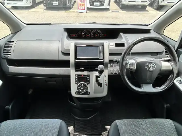 トヨタ ノア Si 富山県 2013(平25)年 10.7万km ブラック 純正ナビ（Bluetooth/ワンセグTV/バックカメラ有/DVD再生機能有）/パワースライドドア/ダブルオートエアコン/マニュアルトランスミッションモード/ETC/横滑り防止機能/オートライト