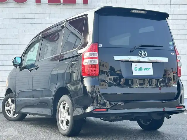 トヨタ ノア Si 富山県 2013(平25)年 10.7万km ブラック 純正ナビ（Bluetooth/ワンセグTV/バックカメラ有/DVD再生機能有）/パワースライドドア/ダブルオートエアコン/マニュアルトランスミッションモード/ETC/横滑り防止機能/オートライト
