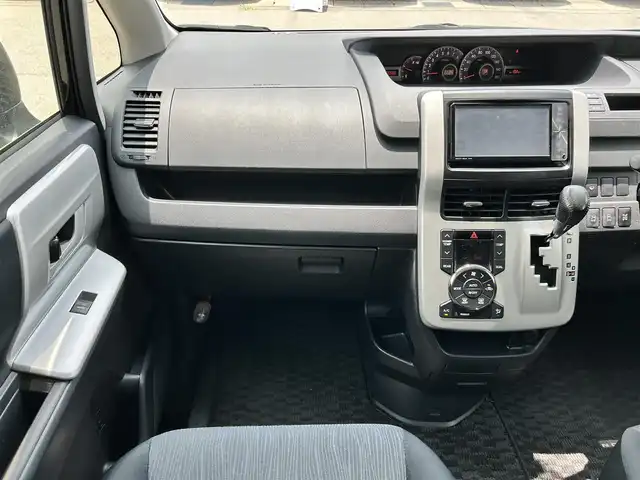 トヨタ ノア Si 富山県 2013(平25)年 10.7万km ブラック 純正ナビ（Bluetooth/ワンセグTV/バックカメラ有/DVD再生機能有）/パワースライドドア/ダブルオートエアコン/マニュアルトランスミッションモード/ETC/横滑り防止機能/オートライト