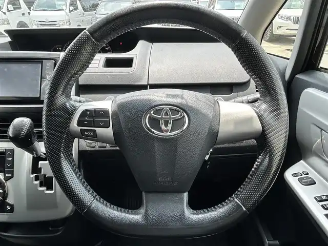 トヨタ ノア Si 富山県 2013(平25)年 10.7万km ブラック 純正ナビ（Bluetooth/ワンセグTV/バックカメラ有/DVD再生機能有）/パワースライドドア/ダブルオートエアコン/マニュアルトランスミッションモード/ETC/横滑り防止機能/オートライト
