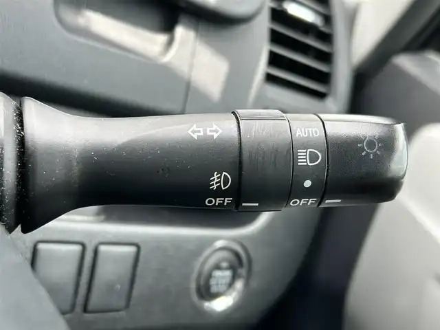 トヨタ ノア Si 富山県 2013(平25)年 10.7万km ブラック 純正ナビ（Bluetooth/ワンセグTV/バックカメラ有/DVD再生機能有）/パワースライドドア/ダブルオートエアコン/マニュアルトランスミッションモード/ETC/横滑り防止機能/オートライト