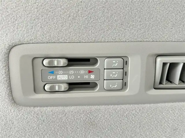トヨタ ノア Si 富山県 2013(平25)年 10.7万km ブラック 純正ナビ（Bluetooth/ワンセグTV/バックカメラ有/DVD再生機能有）/パワースライドドア/ダブルオートエアコン/マニュアルトランスミッションモード/ETC/横滑り防止機能/オートライト