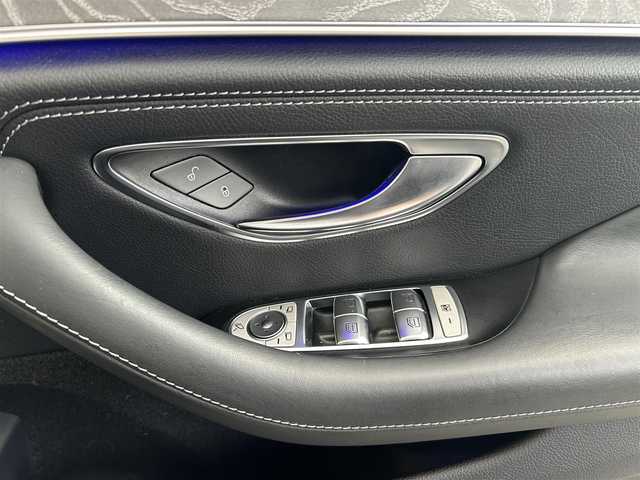 メルセデス・ベンツ ＣＬＳ２２０ｄ スポーツ エクスクルーシブPKG 大阪府 2019(平31)年 2万km カバンサイトブルー サンルーフ/Burmesterサウンド/純正12インチHDDナビ/（フルセグ/BT/AppleCarPlay）/360度カメラ/レーダークルーズコントロール/レーンキープアシスト/ブラインドスポットモニター/衝突軽減防止システム/黒レザーシート/全席シートヒーター/前席エアーシート/パワーシート/純正19インチAW/前後ドライブレコーダー/保証書/取扱説明書/スペアキー　有
