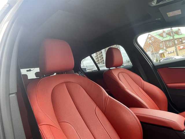 ＢＭＷ １１８ｉ Mスポーツ 愛知県 2022(令4)年 1.5万km 白 AIS検査4.5点　内装A/革シート　/シートヒーター　/メーカーHDDナビ　/バックカメラ　/ドライビングアシスト　/パーキングアシスト　/LEDヘッドランプ　/パノラマガラスルーフ　/パワーシート　/パワーバックドア　/コンフォートアクセス　
