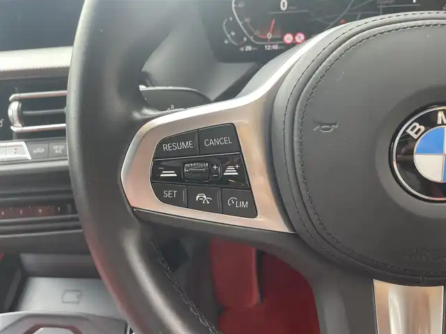 ＢＭＷ １１８ｉ Mスポーツ 愛知県 2022(令4)年 1.5万km 白 AIS検査4.5点　内装A/革シート　/シートヒーター　/メーカーHDDナビ　/バックカメラ　/ドライビングアシスト　/パーキングアシスト　/LEDヘッドランプ　/パノラマガラスルーフ　/パワーシート　/パワーバックドア　/コンフォートアクセス　