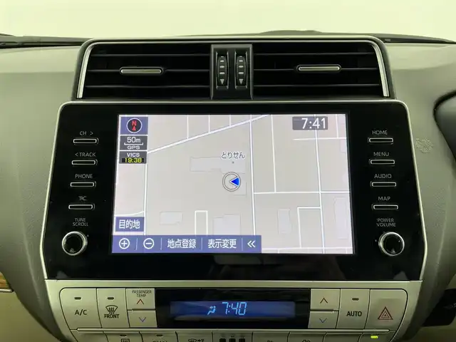 トヨタ ランドクルーザー プラド TX Lパッケージ 群馬県 2023(令5)年 4.5万km ホワイトパールクリスタルシャイン モデリスタエアロ/チルト＆スライド電動ムーンルーフ（挟み込み防止機能付）/ルーフレール/ブラインドスポットモニター［BSM］＋リヤクロストラフィックアラート /9型ワイドディスプレイオーディオ＋T-Connectナビキット/・USB(動画・音声再生/給電）/Bluetooth(ハンズフリー/オーディオ）/Miracast /マルチテレインモニター〈フロント/サイド（左右）＋バックカメラ付〉/====/ベージュ本革シート/前席パワーシート/シートヒーター/シートベンチレーション/衝突被害軽減装置　Toyota Safety Sense/・プリクラッシュセーフティ（歩行者［昼夜］・自転車運転者［昼］検知機能付衝突回避支援タイプ/ミリ波レーダー＋単眼カメラ方式）/・レーンディパーチャーアラート［LDA］（ヨーアシスト機能付）/・オートマチックハイビーム［AHB］/・レーダークルーズコントロール（ブレーキ制御付）/・ロードサインアシスト［RSA］/ミラー型ドライブレコーダー/ビルトインETC2.0/スマートキー /プッシュスタート/LEDヘッドライト/オートライト /オートマチックハイビーム/Fフォグランプ /NITRO Power20インチアルミホイール