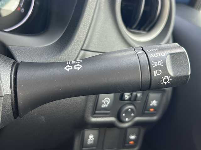日産 ノート X DIG－S Vセレ +セーフ 石川県 2014(平26)年 6.4万km シャイニングブルー 純正SDナビ(MP314D-W)【FM/AM/フルセグ/CD/Bluetooth】/バックカメラ/アラウンドビューモニター/ETC/ドライブレコーダー/ヒーターミラー/前後コーナーセンサー/LEDヘッドライト/オートライト/プッシュスタート