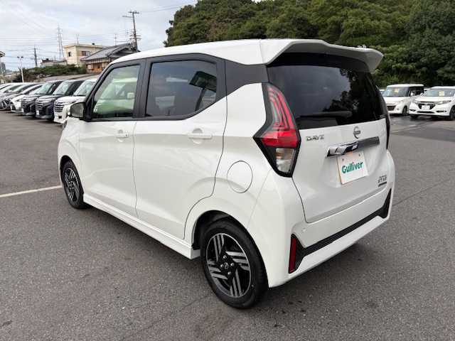 日産 デイズ ハイウェイスターX 大阪府 2024(令6)年 0.6万km ホワイトパール ９型ディスプレイオーディオ　/アラウンドビューモニター　/エマージェンシーブレーキ　/前後ソナー　/車線逸脱抑制機能　/ＬＥＤヘッドライト／フォグ　/純正１４インチアルミホイール　/ステアリングスイッチ/プッシュスタート　/スマートキー×2