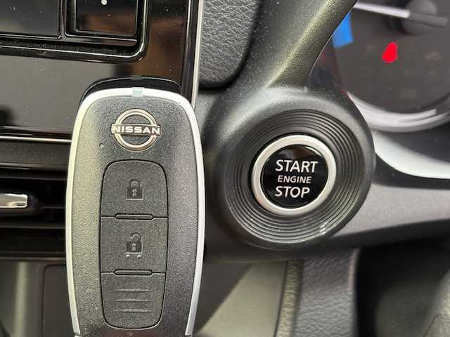 日産 デイズ ハイウェイスターX 大阪府 2024(令6)年 0.6万km ホワイトパール ９型ディスプレイオーディオ　/アラウンドビューモニター　/エマージェンシーブレーキ　/前後ソナー　/車線逸脱抑制機能　/ＬＥＤヘッドライト／フォグ　/純正１４インチアルミホイール　/ステアリングスイッチ/プッシュスタート　/スマートキー×2