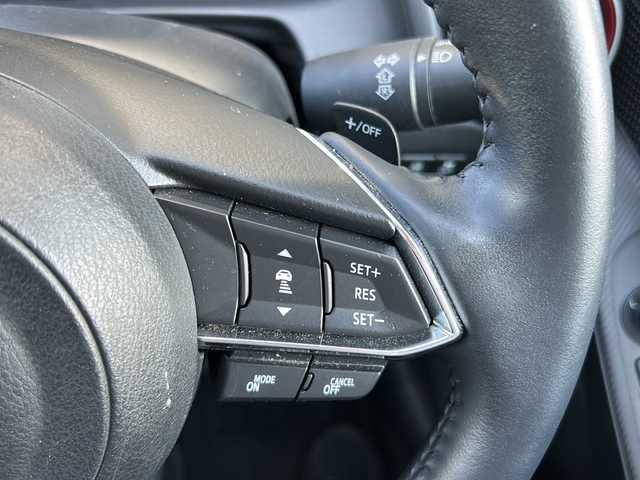 マツダ マツダ２ 15S 静岡県 2020(令2)年 2.8万km ディープクリスタルブルーマイカ 純正ナビ/・ラジオ/フルセグTV/・Bluetooth/USB/CD/DVD/AUX/主要装備/・レーダークルーズコントロール　/・ＥＴＣ　/・全方位カメラ　/・スマートブレーキサポート　/・ステアリングリモコン　/・パドルシフト　/・アイドリングストップ　/・コーナーセンサー　/・ヘッドアップディスプレイ　/・ＢＳＭ/・パドルシフト/・ヘッドアップディスプレイ/・オートライト/・オートハイビーム/・プッシュスタート/・スマートキー/・LEDヘッドライト