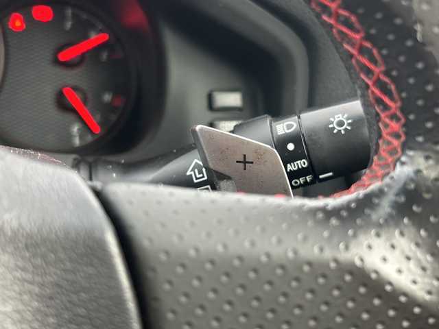 トヨタ ８６ GT リミテッド 愛知県 2014(平26)年 5.5万km サテンホワイトパール 純正7インチＳＤナビ（ＮＳＺＴ－Ｗ６２Ｇ）　/フルセグ/ＣＤ/ＤＶＤ/Ｂｌｕｅｔｏｏｔｈ　/ＥＴＣ/ＭＴモード付ＡＴ　/ハーフレザーシート/前席シートヒーター/アイドリングストップ　/バイキセノンライト　/フォグランプ　/バックフォグ　/オートライト　/スマートキー/スペアキー