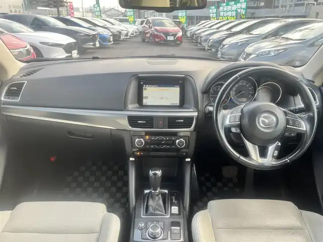 マツダ ＣＸ－５ 25S Lパッケージ 島根県 2016(平28)年 10万km ソウルレッドプレミアムメタリック 純正ＳＤナビ　/(AM/FM/地デジTV/DVD再生/Ｂｌｕｅｔｏｏｔｈ接続)　/ＥＴＣ　/バックカメラ　/マツダ・レーダー・クルーズ・コントロール/ブラインドスポットモニター/レーンアシスト/スマート・シティ・ブレーキ・サポート　/リアコーナーセンサー/ホワイトレザーシート/運転席メモリシート　/前席パワーシート/シートヒーター　/電動パーキングブレーキ　/純正ＬＥＤヘッドライト　/純正１７インチアルミホイール　/純正フロアマット