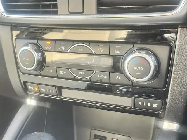 マツダ ＣＸ－５ 25S Lパッケージ 島根県 2016(平28)年 10万km ソウルレッドプレミアムメタリック 純正ＳＤナビ　/(AM/FM/地デジTV/DVD再生/Ｂｌｕｅｔｏｏｔｈ接続)　/ＥＴＣ　/バックカメラ　/マツダ・レーダー・クルーズ・コントロール/ブラインドスポットモニター/レーンアシスト/スマート・シティ・ブレーキ・サポート　/リアコーナーセンサー/ホワイトレザーシート/運転席メモリシート　/前席パワーシート/シートヒーター　/電動パーキングブレーキ　/純正ＬＥＤヘッドライト　/純正１７インチアルミホイール　/純正フロアマット