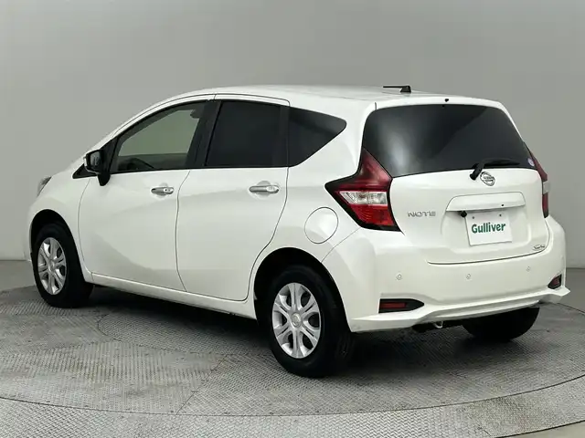日産 ノート X FOUR 道央・札幌 2018(平30)年 4.6万km ブリリアントホワイトパール ・ワンオーナー/・４WD/・寒冷地仕様/・社外ナビ/　CD/DVD/SD/BT/フルセグ/・バックカメラ/・エマージェンシーブレーキ/・レーンキープアシスト/・クリアランスソナー/・横滑り防止/・LEDヘッドライト/・オートライト/・プッシュスタート/・スマートキー/・純正フロアマット/・ドアバイザー