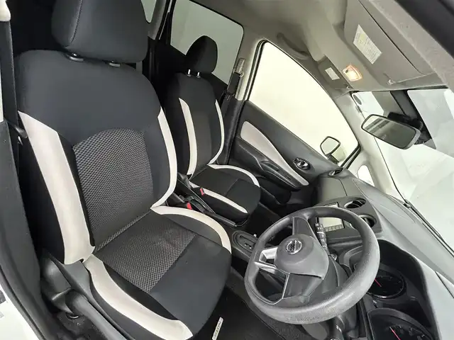 日産 ノート X FOUR 道央・札幌 2018(平30)年 4.6万km ブリリアントホワイトパール ・ワンオーナー/・４WD/・寒冷地仕様/・社外ナビ/　CD/DVD/SD/BT/フルセグ/・バックカメラ/・エマージェンシーブレーキ/・レーンキープアシスト/・クリアランスソナー/・横滑り防止/・LEDヘッドライト/・オートライト/・プッシュスタート/・スマートキー/・純正フロアマット/・ドアバイザー