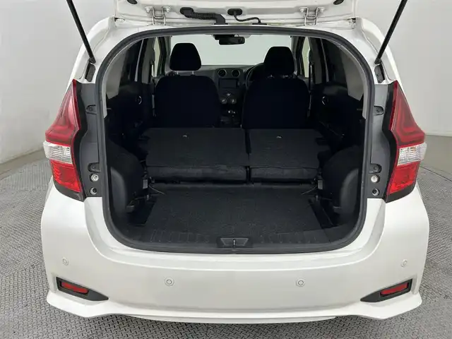 日産 ノート X FOUR 道央・札幌 2018(平30)年 4.6万km ブリリアントホワイトパール ・ワンオーナー/・４WD/・寒冷地仕様/・社外ナビ/　CD/DVD/SD/BT/フルセグ/・バックカメラ/・エマージェンシーブレーキ/・レーンキープアシスト/・クリアランスソナー/・横滑り防止/・LEDヘッドライト/・オートライト/・プッシュスタート/・スマートキー/・純正フロアマット/・ドアバイザー