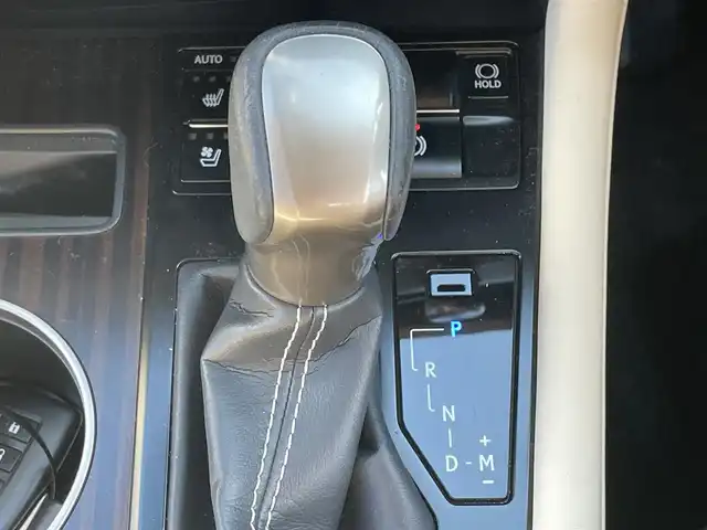 レクサス ＲＸ 300 バージョンL 滋賀県 2019(令1)年 2.9万km レッドマイカクリスタルシャイン 純正12.3型ナビ/・Bluetooth/フルセグ/・CD/DVD/パノラミックビューモニター/パノラマルーフ/ウッドコンビステアリング/ステアリングヒーター/パドルシフト/ETC2.0/前後ドライブレコーダー/レーダークルーズコントロール/リｋチクリームレザーシート/全席パワーシート/全席シートヒーター/前席シートベンチレーション/パワーバックドア/三眼LEDヘッドライト/フォグライト/オートハイビーム/レクサスセーフティシステムプラス/・レーントレーシングアシスト/・プリクラッシュセーフティ/・ブラインドスポットモニター/・ヘッドアップディスプレイ/・パーキングサポートブレーキ/・ロードサインアシスト/スマートキー