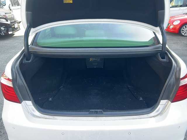 レクサス ＬＳ 460 Iパッケージ 宮崎県 2006(平18)年 13.6万km ホワイトパールクリスタルシャイン 純正ＨＤＤナビ(ＢＴ　ＣＤ　ＨＤＤ　テレビ使用不可)/パワーシートＤＮ席/シートヒーターＤＮ席/ハンドルヒーター/バッグカメラ/クルーズコントロール/オートライト/ＥＴＣ/電動サンシェード/レザーシート/純正アルミホイール/純正フロアマット/リモコンキー/スペアキー