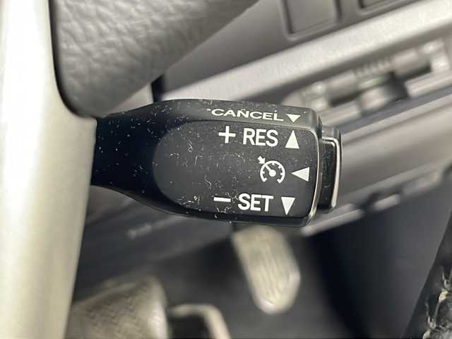 トヨタ ノア Si ダブルバイビー 秋田県 2019(平31)年 6.4万km ホワイトパールクリスタルシャイン 4WD/純正SDナビ　/フルセグTV/CD/DVD/Bluetooth/フリップダウンモニター　/両側パワースライドドア　/バックカメラ　/クルーズコントロール　/レーンキープアシスト/衝突被害軽減ブレーキ　/ビルトインＥＴＣ　/前後ドライブレコーダー/ＬＥＤヘッドライト　/フォグ/サンシェード/スペアキー/プッシュスタート/オートマチックハイビーム/寒冷地仕様