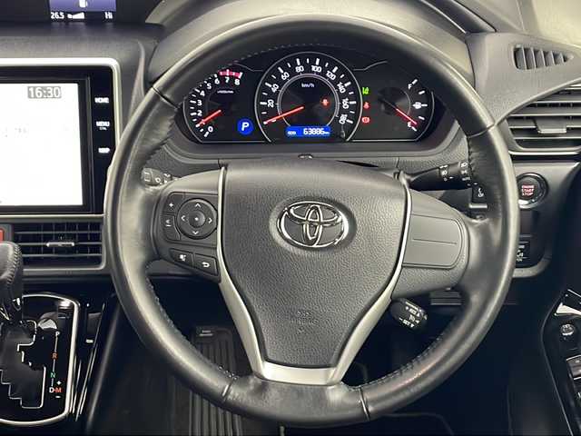 トヨタ ノア Si ダブルバイビー 秋田県 2019(平31)年 6.4万km ホワイトパールクリスタルシャイン 4WD/純正SDナビ　/フルセグTV/CD/DVD/Bluetooth/フリップダウンモニター　/両側パワースライドドア　/バックカメラ　/クルーズコントロール　/レーンキープアシスト/衝突被害軽減ブレーキ　/ビルトインＥＴＣ　/前後ドライブレコーダー/ＬＥＤヘッドライト　/フォグ/サンシェード/スペアキー/プッシュスタート/オートマチックハイビーム/寒冷地仕様