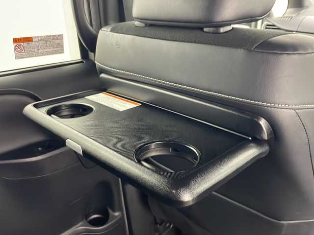 トヨタ ノア Si ダブルバイビー 秋田県 2019(平31)年 6.4万km ホワイトパールクリスタルシャイン 4WD/純正SDナビ　/フルセグTV/CD/DVD/Bluetooth/フリップダウンモニター　/両側パワースライドドア　/バックカメラ　/クルーズコントロール　/レーンキープアシスト/衝突被害軽減ブレーキ　/ビルトインＥＴＣ　/前後ドライブレコーダー/ＬＥＤヘッドライト　/フォグ/サンシェード/スペアキー/プッシュスタート/オートマチックハイビーム/寒冷地仕様