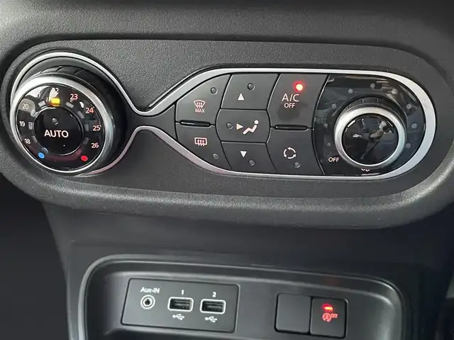 ルノー トゥインゴ S リミテ 東京都 2020(令2)年 3.8万km グレー 純正ディスプレイオーディオ/５速マニャアル/レザー調シートカバー/ＥＴＣ/レンキープ/パーキングセンサー/前後ドラレコ