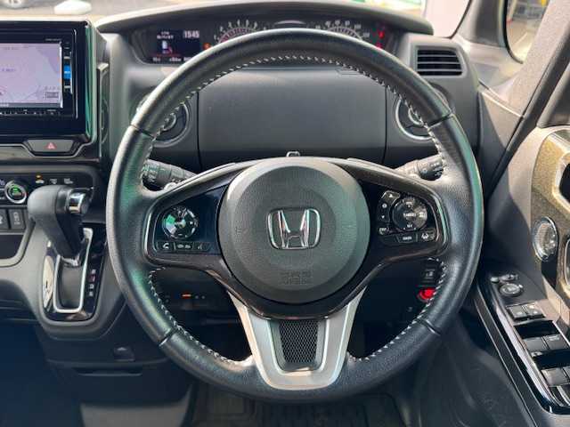 ホンダ Ｎ ＢＯＸ カスタム G L ターボ ホンダセンシング 長野県 2018(平30)年 4.4万km クリスタルブラックパール ターボ/4WD/両側電動スライドドア/ホンダセンシング/　・レーダークルーズ/　・車線逸脱警報/　・衝突を予測してブレーキをかける機能/　・歩行者への衝突回避を支援する機能/純正ナビ/ワンセグテレビ/バックカメラ/Bluetooth/CD/DVD/ETC/シートヒーター/LEDヘッドライト/スマートキー