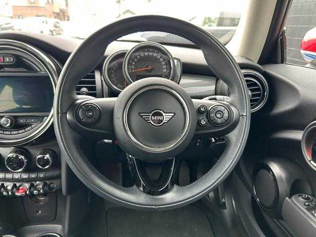 ＭＩＮＩ ミニ クーパー 埼玉県 2020(令2)年 2.4万km ペッパー・ホワイト ワンオーナー　/ペッパーＰKG　/ナビゲーションＰKG　/オプション１６インチアルミホイール　　/コンフォートＰKG　/バックカメラ　/ユニオンジャックテールランプ　/ＥＴＣ　/ドライブレコーダー