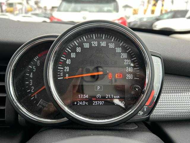 ＭＩＮＩ ミニ クーパー 埼玉県 2020(令2)年 2.4万km ペッパー・ホワイト ワンオーナー　/ペッパーＰKG　/ナビゲーションＰKG　/オプション１６インチアルミホイール　　/コンフォートＰKG　/バックカメラ　/ユニオンジャックテールランプ　/ＥＴＣ　/ドライブレコーダー