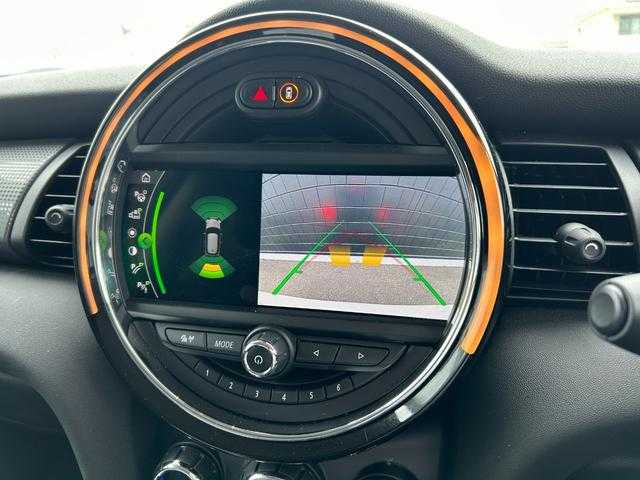ＭＩＮＩ ミニ クーパー 埼玉県 2020(令2)年 2.4万km ペッパー・ホワイト ワンオーナー　/ペッパーＰKG　/ナビゲーションＰKG　/オプション１６インチアルミホイール　　/コンフォートＰKG　/バックカメラ　/ユニオンジャックテールランプ　/ＥＴＣ　/ドライブレコーダー