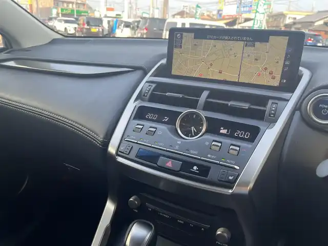 レクサス ＮＸ 300h Iパッケージ 三重県 2018(平30)年 8.2万km ソニッククォーツ ワンオーナー/セーフティシステムプラス/レーダークルーズ/角型3眼LEDヘッドランプ/パワーバックドア/L_texシート/シートヒーター/革巻ステアリング/ステアリングヒーター/18インチアルミホイール/SDナビゲーション/地デジTV/Blu-ray/DVD/CD/Bluetooth/バック・サイドカメラ
