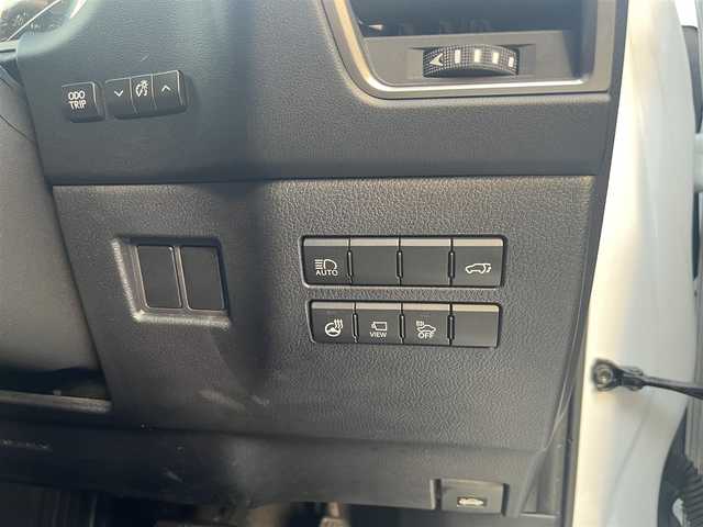 レクサス ＮＸ 300h Iパッケージ 三重県 2018(平30)年 8.2万km ソニッククォーツ ワンオーナー/セーフティシステムプラス/レーダークルーズ/角型3眼LEDヘッドランプ/パワーバックドア/L_texシート/シートヒーター/革巻ステアリング/ステアリングヒーター/18インチアルミホイール/SDナビゲーション/地デジTV/Blu-ray/DVD/CD/Bluetooth/バック・サイドカメラ